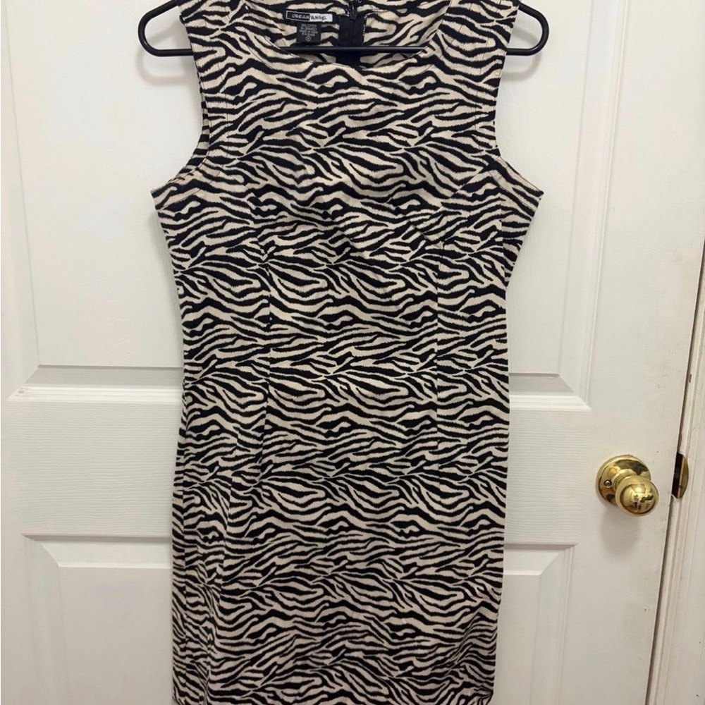 Chic Zebra Print Midi Dress
